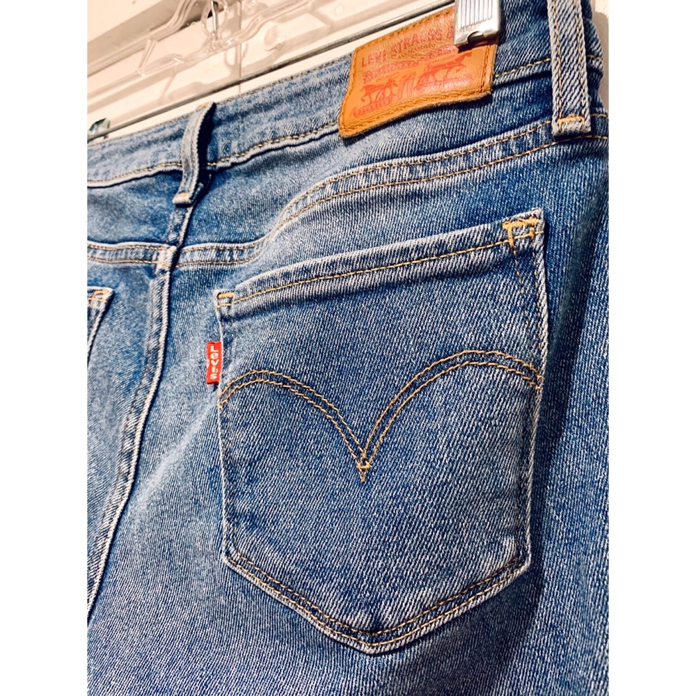 Levi’s 711 Skinny Jeans - Picture 6 of 6